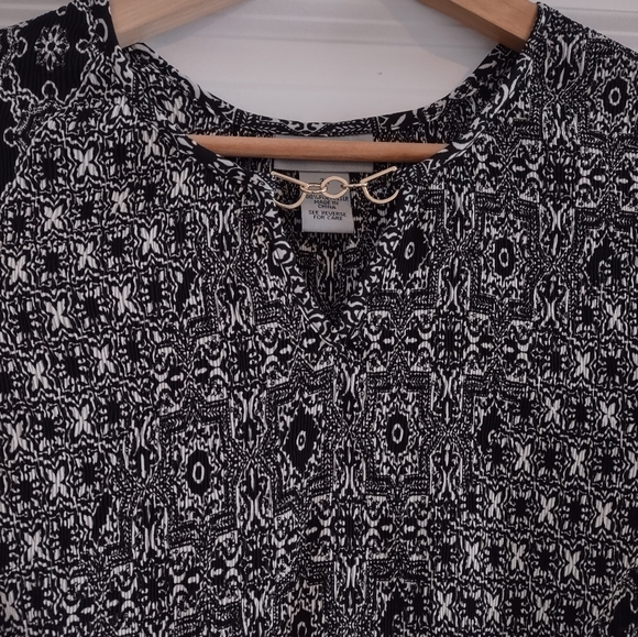 Catherines Smocked Mosaic Print Flutter Sleeve Tunic Top - Picture 4 of 12